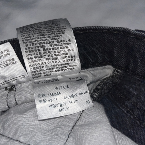 Levi’s Premium 501 Skinny Jeans Black Wash Distressed Knee Raw Hem Button Fly - Picture 9 of 9